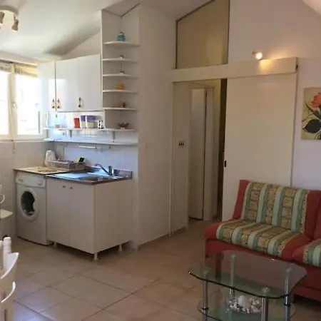 아파트 Super Nova - Charming One Bedroom, In The Center By The Sea